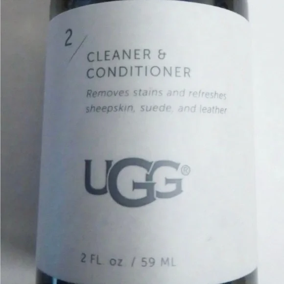 🔥BRAND NEW‼️ UGG 2 PIECE CLEANER KIT/SET Brand New In Bottle - Picture 4 of 6